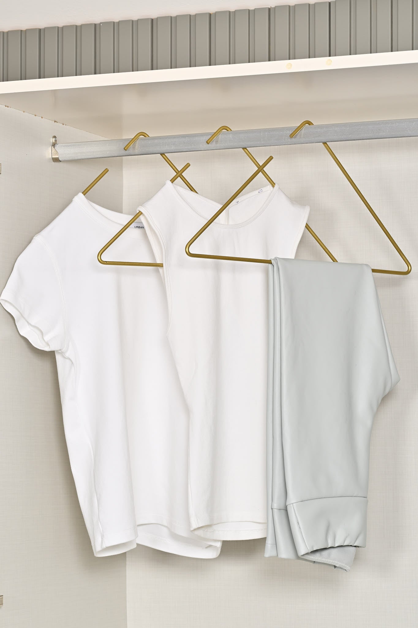 Bright Gold Triangle Clothes Hanger T-Shirt Shirt Swimsuit Rack Store Hanger Stainless Metal