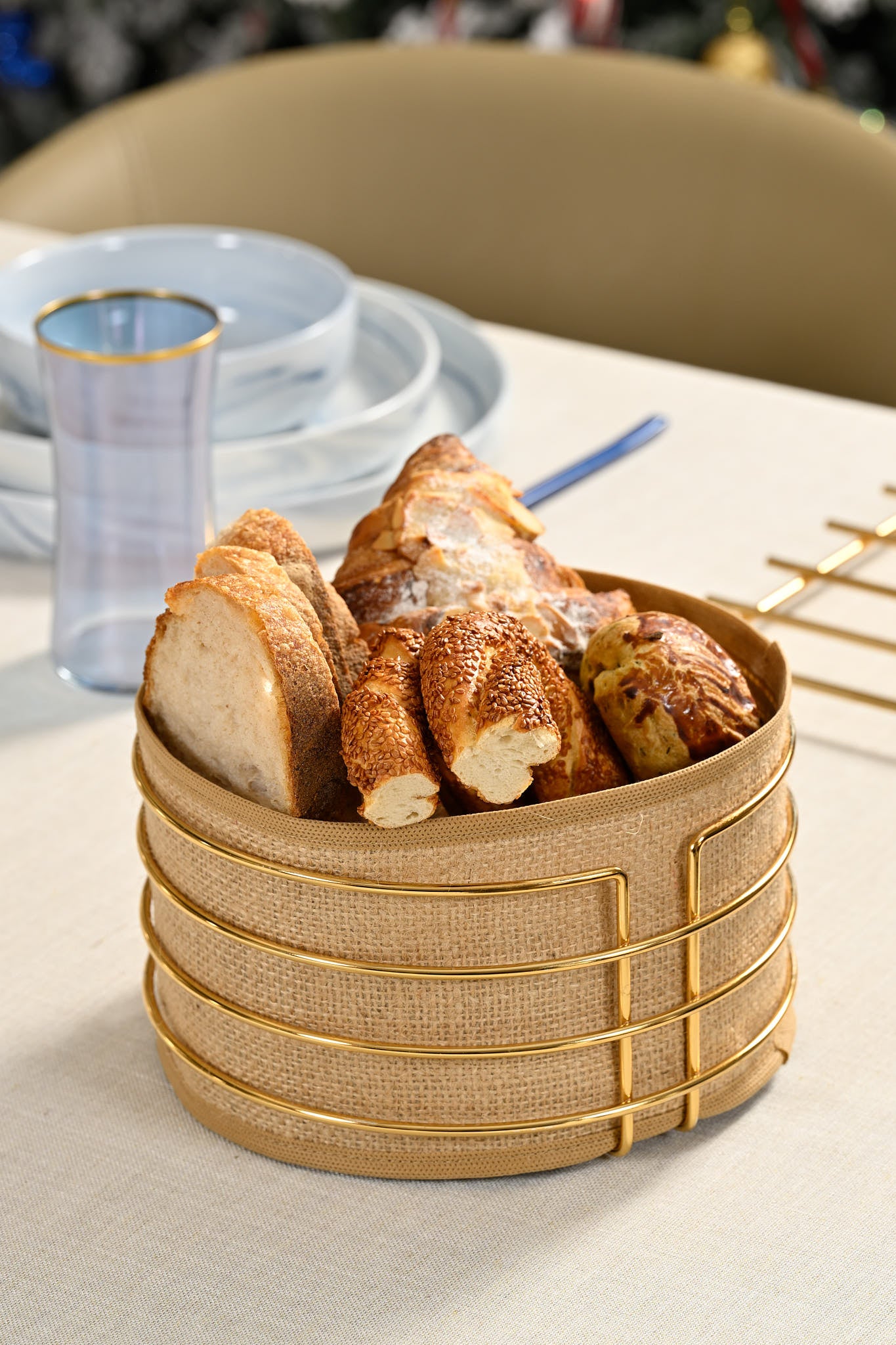 Altın Yuvarlak Ekmek Sepeti Jüt Kahve Kumaş Bezi, Renkli Sunum Sepet Ekmeklik - Çok Amaçlı Metal Paslanmaz