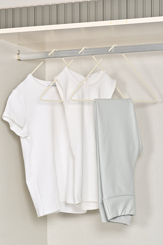 Bej Üçgen Tişört, Elbise, Gömlek, Mayo Askısı, Şık Tasarım Mağaza Store Askısı-Metal Paslanmaz