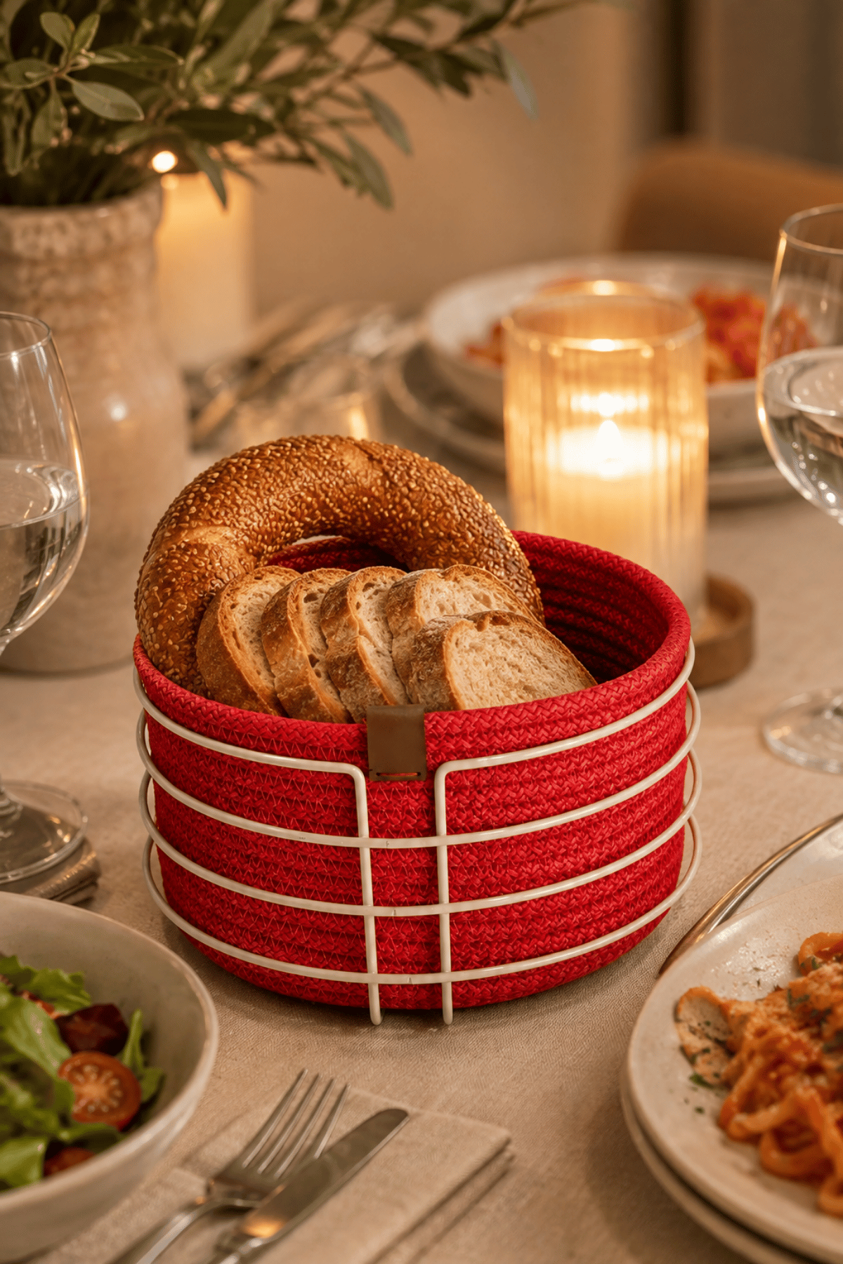 Edora Home Bej Yuvarlak Ekmek Sepeti, Ekmeklik Sunum Sepeti, Kırmızı Makrome Çok Amaçlı Paslanmaz Metal