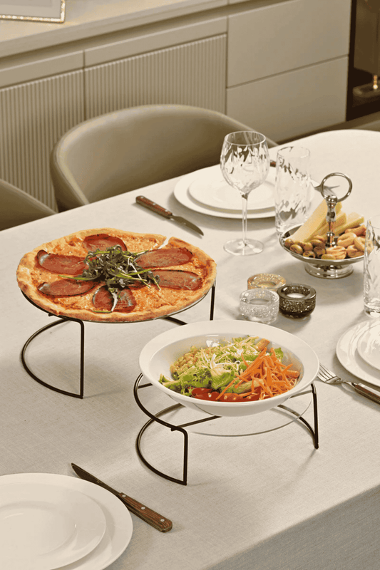 Mat siyah renkli 2’li metal sunumluk seti – şeffaf pleksi tabanlı şık ve modern dekoratif ikramlık ürünü