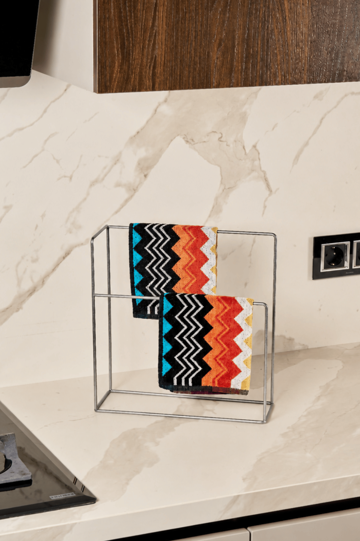 Parlak Silver Renk Çok Amaçlı Tezgah Üstü Mutfak & Banyo Havluluğu | Modern Havlu Askılığı