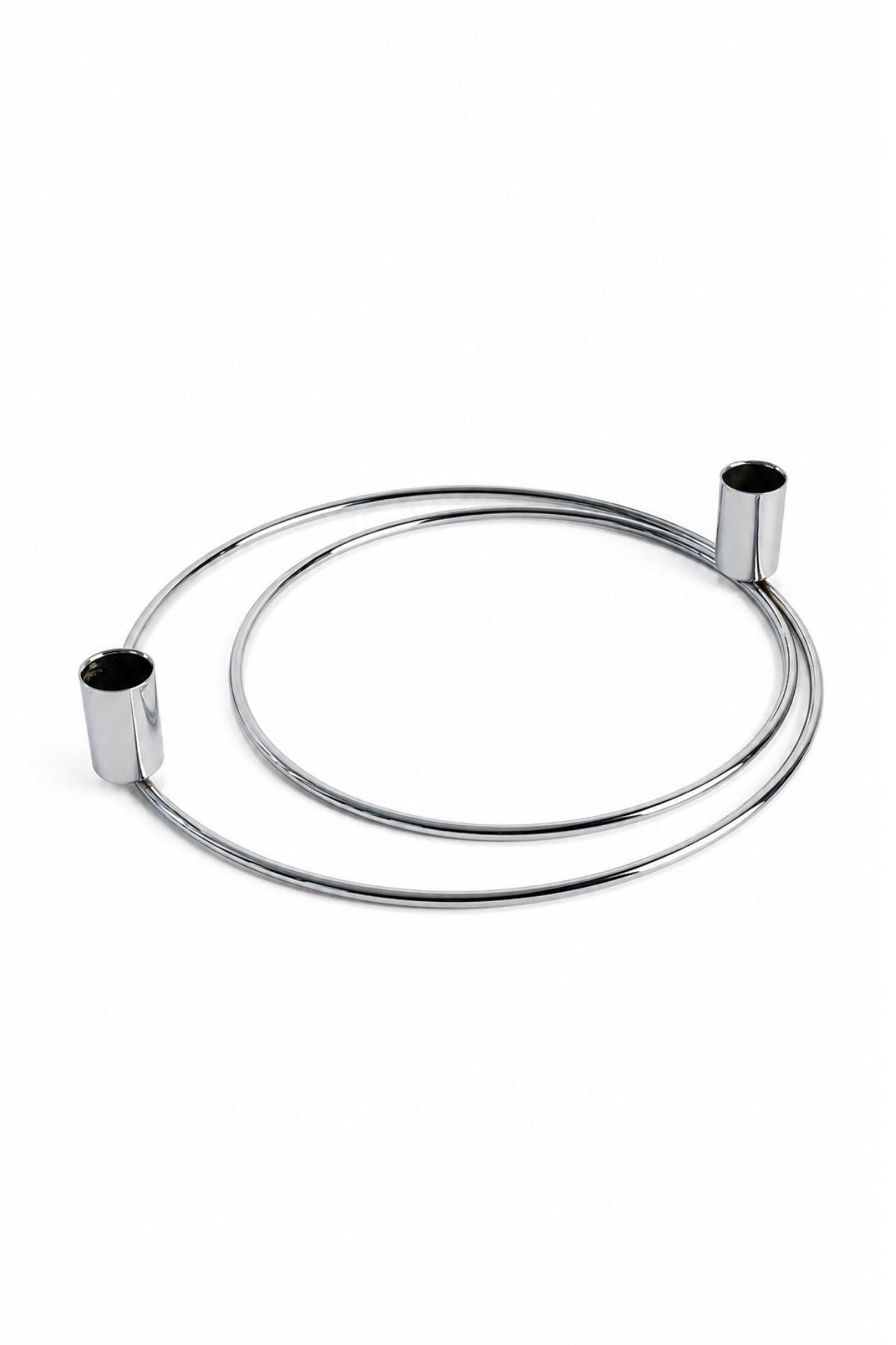 Parlak Silver 2'li Dekoratif Metal Halka Şamdan, 2 Adet Siyah-Beyaz Mum İnce Uzun - Dekoratif Mumluk