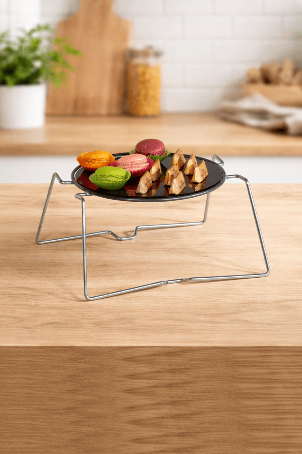 Shiny Silver Round Serving Tray Treat Cake Serving Stand with Metal Legs and Black Plexiglass