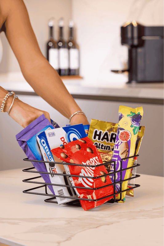 Oval köşe detaylı siyah kare sepet – aburcuburluk, saklama ve ev içi düzenleme için ideal