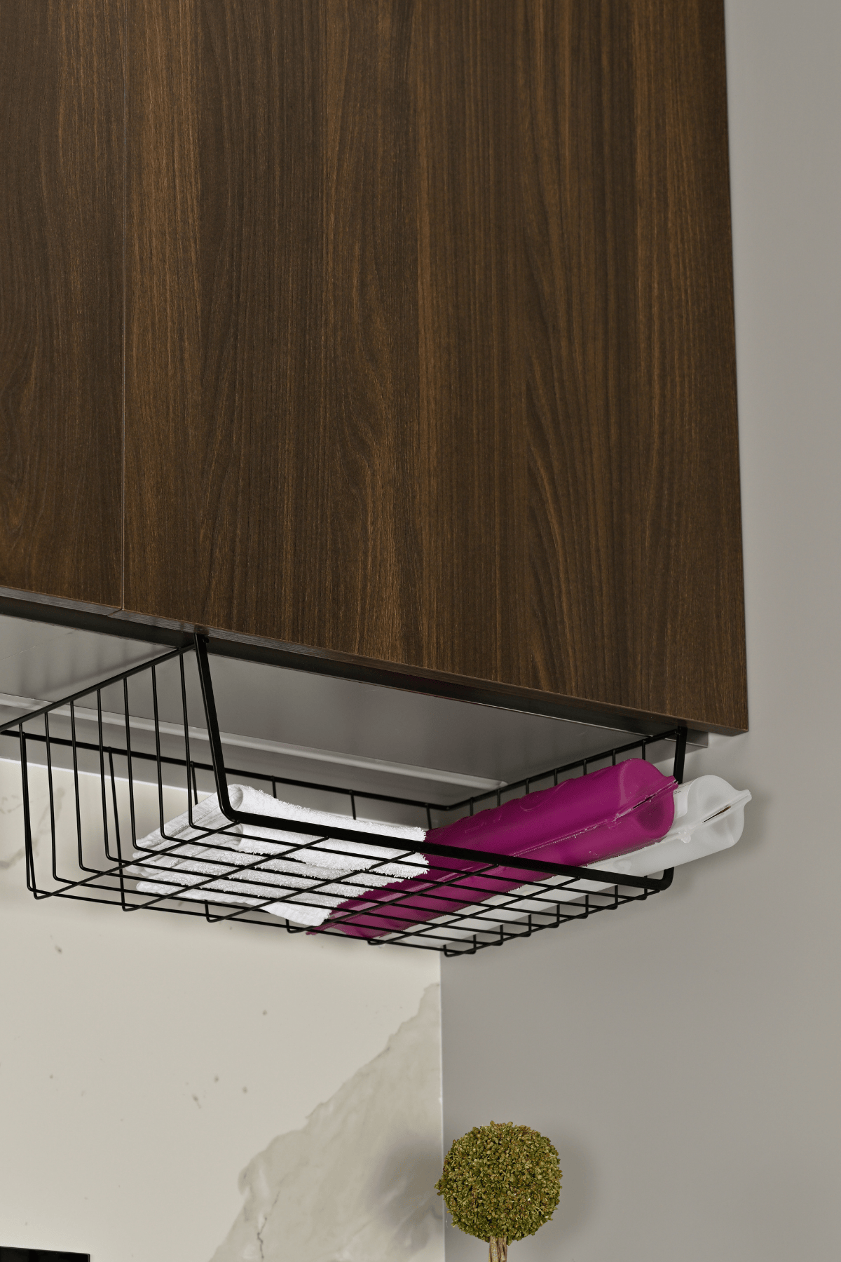 Siyah raf altı kanguru sepet – çok amaçlı bardak ve mutfak düzenleyici metal organizer