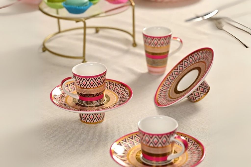 Türk Kahve Fincanı İçe Geçmeli Pembe Fötr 6 Kişilik 12 Parça (BULAŞIK MAKİNESİNE GİRMEZ)