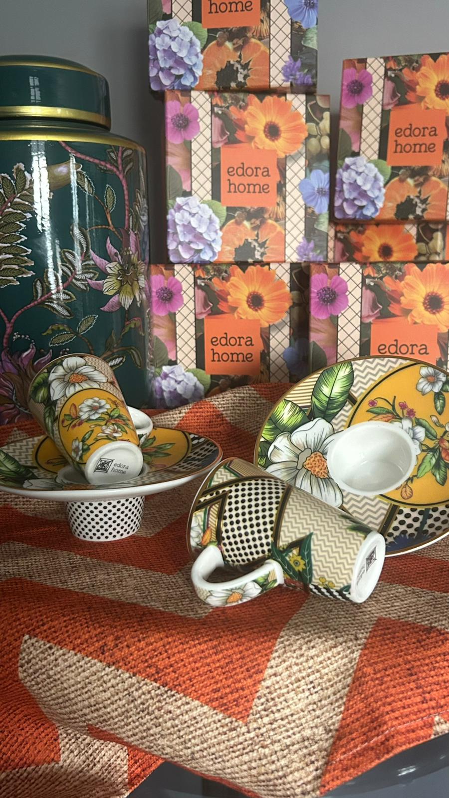 Türk Kahvesi Fincan Takımı İçe Geçmeli Vintage Floral 2 Kişilik 4 Parça Fincan Ve Tabak