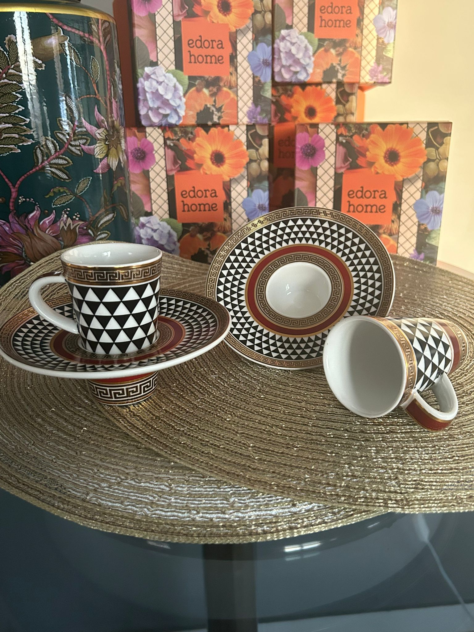 Türk Kahvesi Fincan Takımı Siyah Beyaz Desenli Bordo Çerçeveli 2 Kişilik 4 Parça