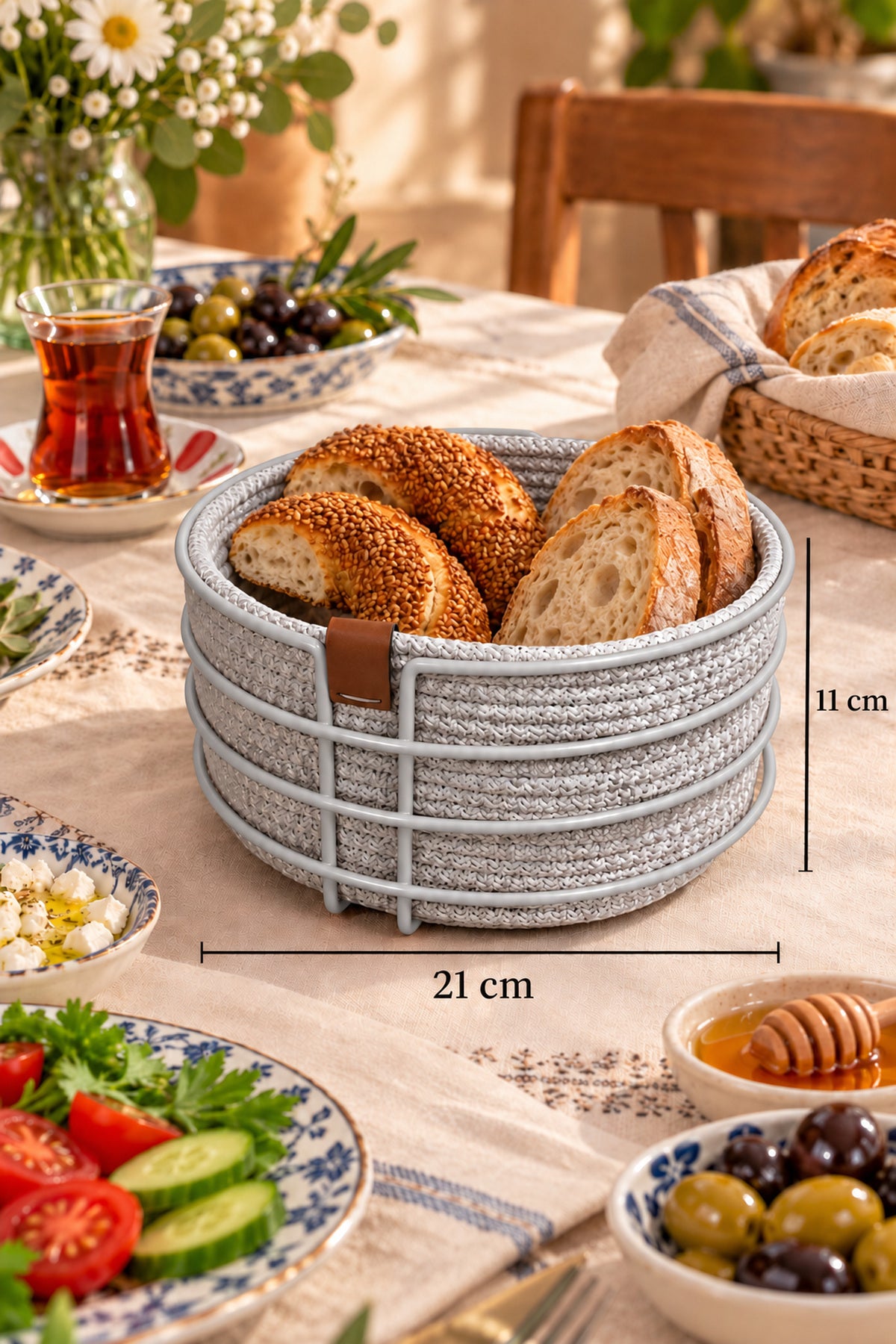 EDORA HOME Mat Gümüş Yuvarlak Ekmek Sepeti, Ekmeklik Sunum Sepeti, Buz Gri Makrome Çok Amaçlı Paslanmaz Metal