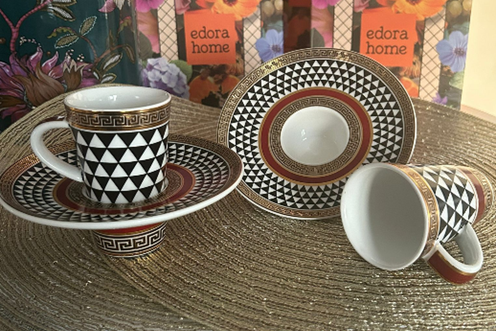 Türk Kahvesi Fincan Takımı Siyah Beyaz Desenli Bordo Çerçeveli 2 Kişilik 4 Parça