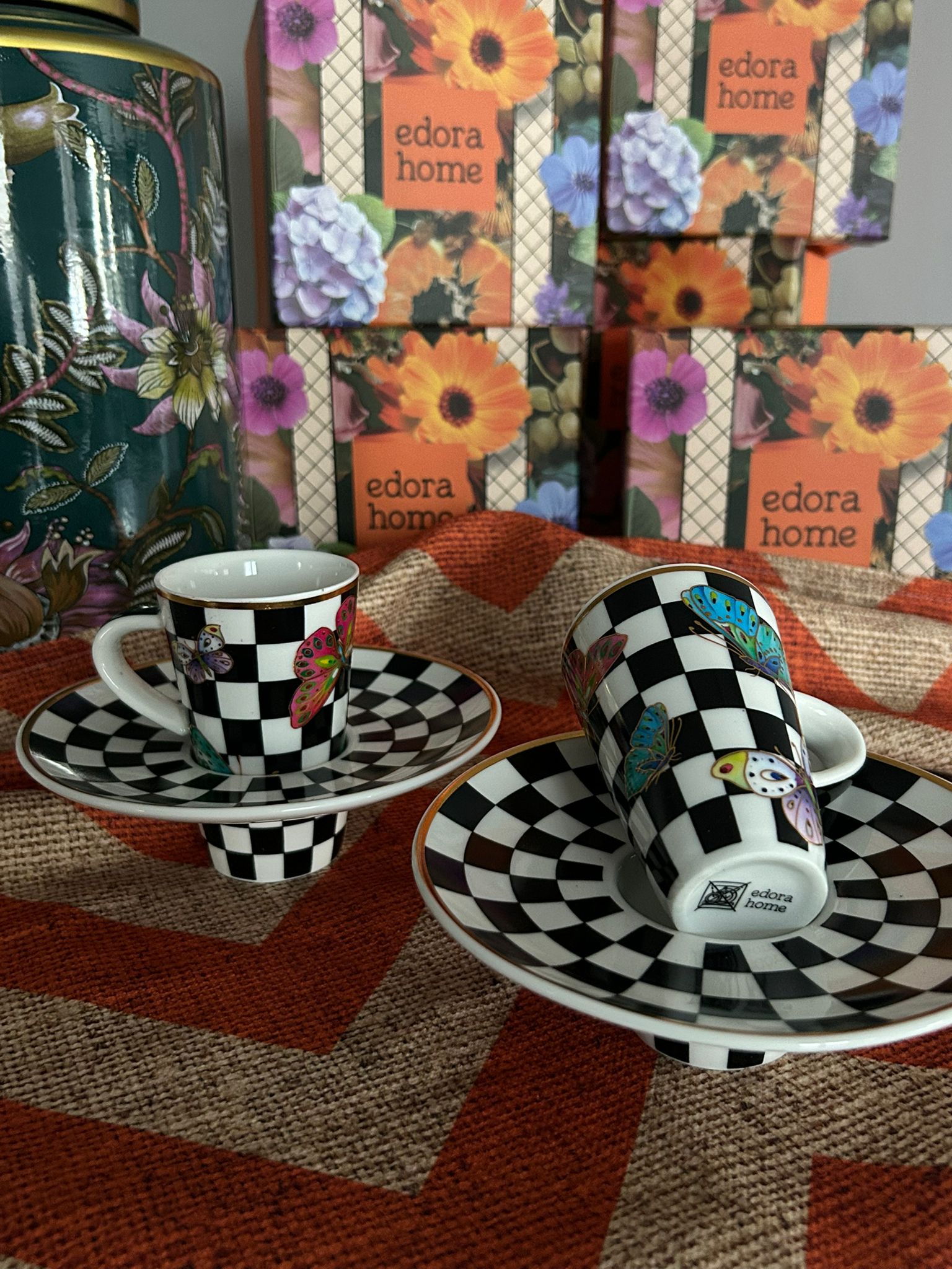 Türk Kahvesi Fincan Takımı İçe Geçmeli Dama Desen Kelebek Detay Gold Kenarlı 2 Kişilik 4 Parça